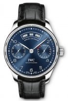Мужские наручные часы IWC Portugieser IW503502 с годовым календарем и запасом хода в стальном корпусе, на синем циферблате узор в виде солнечных лучей, арабские цифры, метки и тонкие стрелки, черный ремешок кроко.