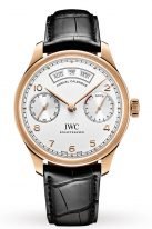 Мужские наручные часы IWC Portugieser IW503504 с годовым календарем и запасом хода в розовом золоте, на посеребренном циферблате арабские цифры с родиевым покрытием, метки и тонкие стрелки, черный ремешок кроко.