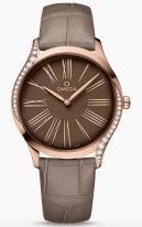 Женские наручные часы Omega De Ville-428_58_36_60_13_001 в розовом золоте с бриллиантами, на коричневом лакированном циферблате тисненные римские цифры и элегантные стрелки, коричневый ремешок.
