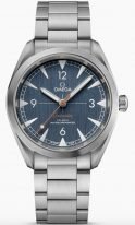 Мужские наручные часы Omega Seamaster-220_10_40_20.03_001 в стальном корпусе, на синем циферблате с вертикальным сатинированием люминесцентные часовые индексы и стрелки, стальной браслет