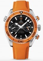Мужские наручные часы Omega Seamaster-232_32_46_51_01_001 хронограф с датой в стальном корпусе, на черном керамическом циферблате арабские цифры и люминесцентные метки и стрелки, оранжевый каучук.
